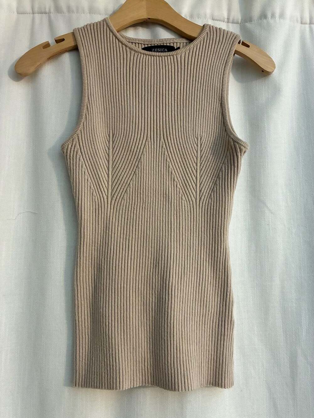 Zesica Ribbed Sleeveless Crew Neck Knit Tank Top with Chevron Detail, Size M
